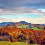 Campagne avec les couleurs de l'automne